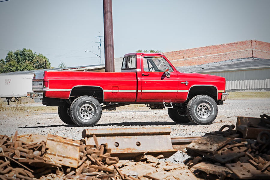 4 Inch Lift Kit | 56 Inch Rear Springs | Chevy/GMC 3/4-Ton Suburban/C25/K25 Truck (73-76) - Susp Lift Kits 4wd (Image 3 of 4)
