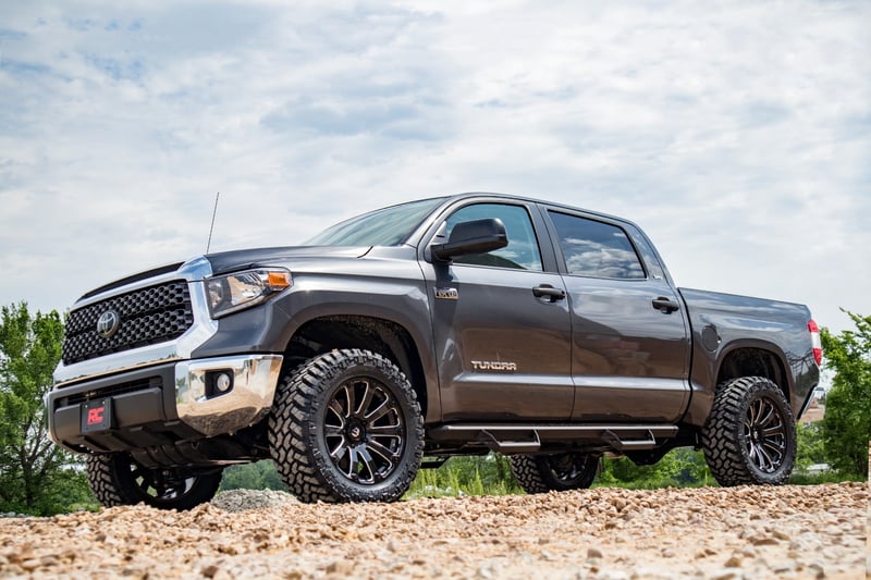 RC M1 Loaded Strut Pair | Monotube | 3.5in | Toyota Tundra 4WD (2007-2021) (manufacturer page)