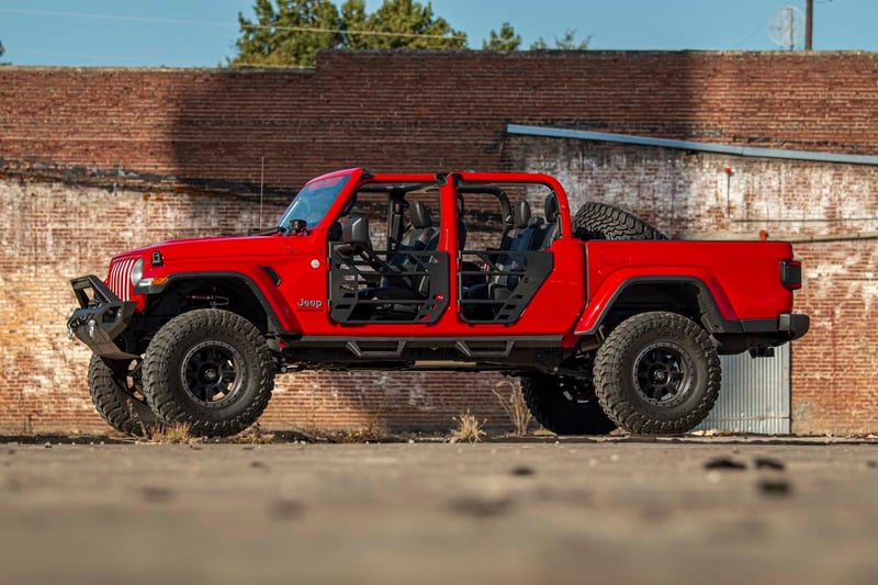 RC Contoured Drop Steps | Jeep Gladiator JT 4WD (2020-2026) (manufacturer page)