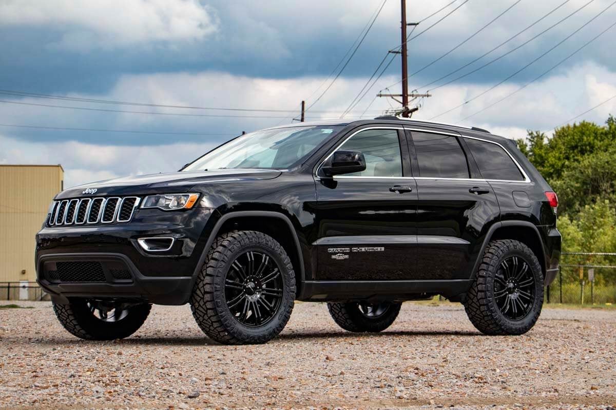 2.5 Inch Lift Kit | Jeep Grand Cherokee WK2 2WD/4WD (2011-2022) - Leveling Kits (Image 2 of 6)
