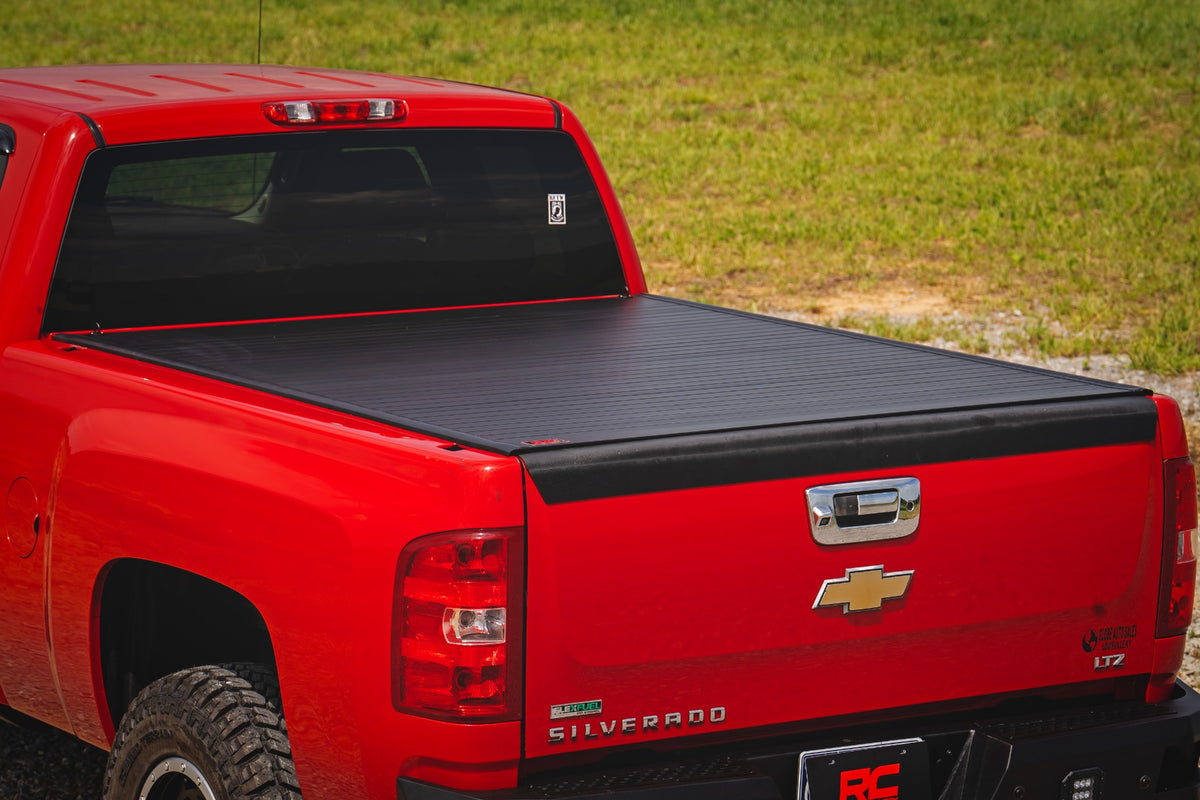 Rough Country 50123560 Hard Roll Up Bed Cover | 6'7" Bed | Chevy/GMC Sierra/Silverado 1500 (07-13) - Studio View 5