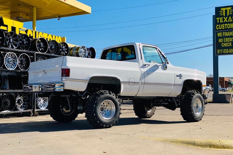 RC 6 Inch Lift Kit | 52" RR Springs | Chevy/GMC C10/K10 Truck & SUV/K5 Blazer (77-91) (manufacturer page)