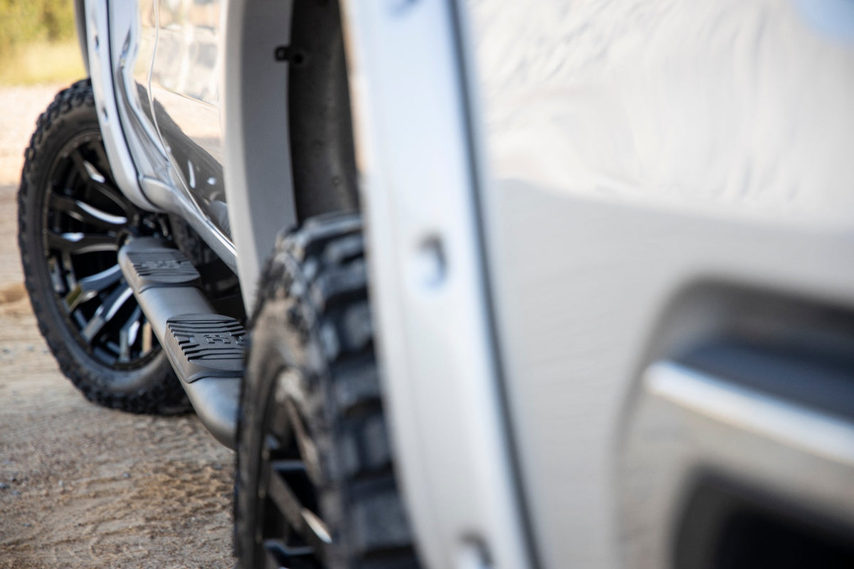 Oval Nerf Step | Crew Cab | Chevy/GMC 1500/2500HD/3500HD (19-26) - Steps & Runningboard (Image 5 of 6)