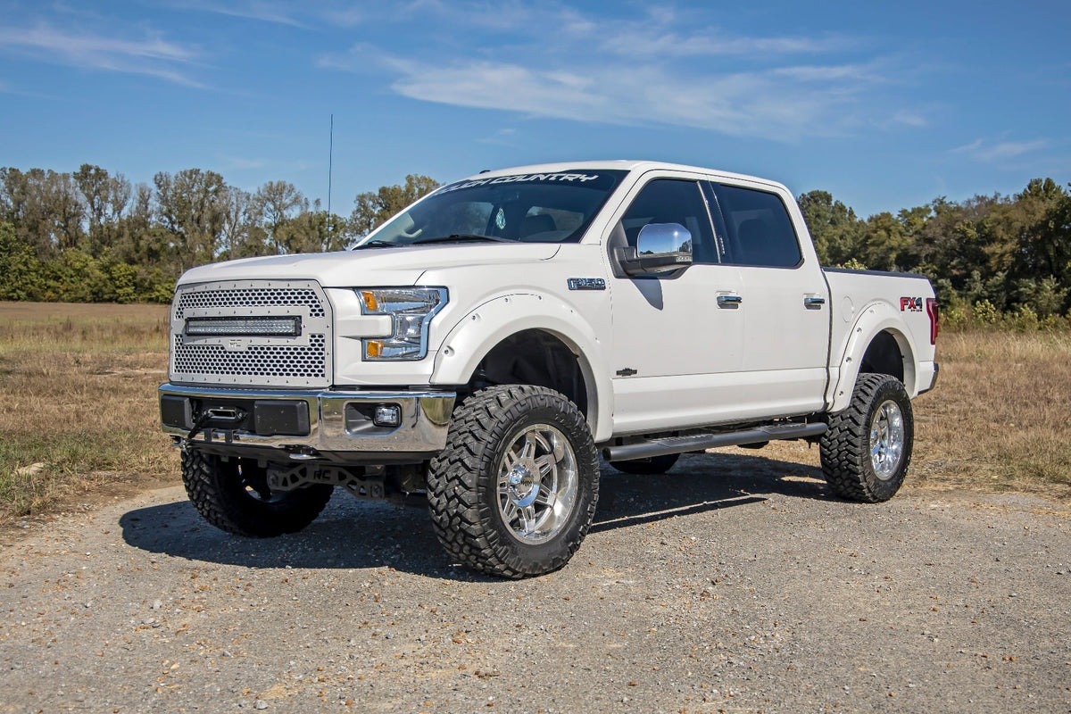 Oval Nerf Step | Crew Cab | Black | Ford F-150/Lightning/F-250/F-350/Raptor (15-26) - Steps & Runningboard (Image 5 of 6)