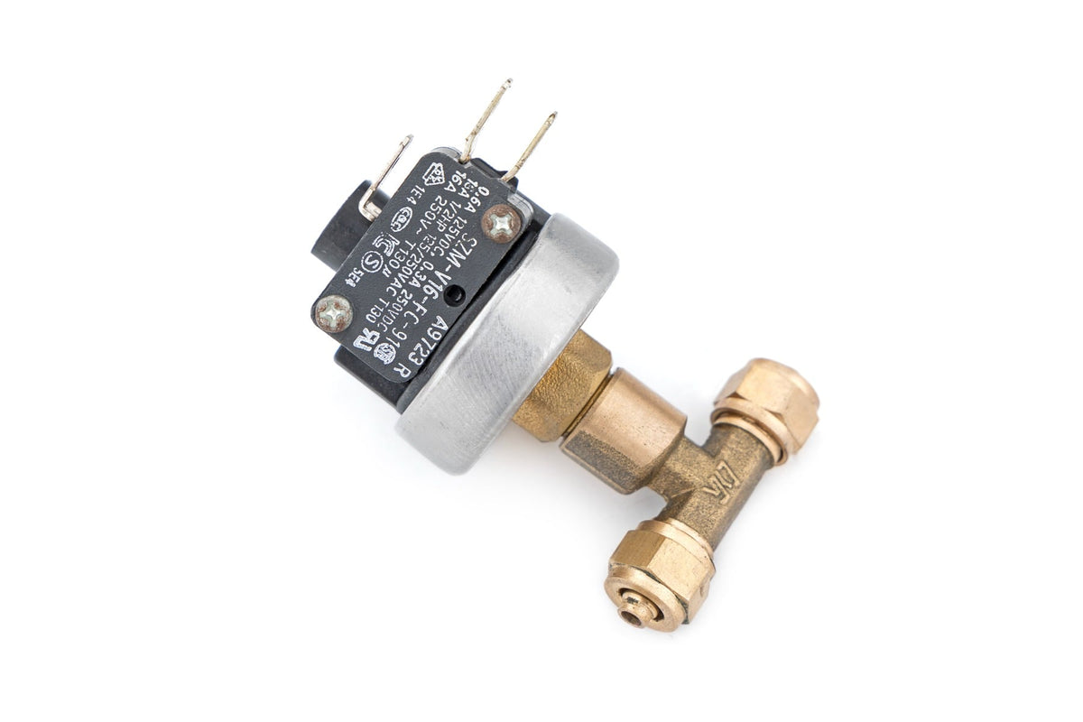 Onboard Air Bag Compressor Kit w/Gauge - Air Spring Kits (Image 6 of 6)