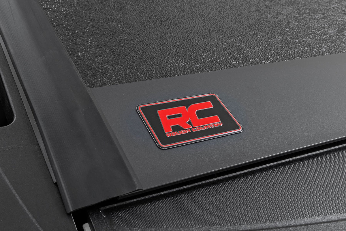 Hard Low Profile Bed Cover | 6'7" Bed | Rail Cap | Chevy/GMC 1500/2500HD/3500HD (14-19 & Classic) - Bed Covers (Image 5 of 6)