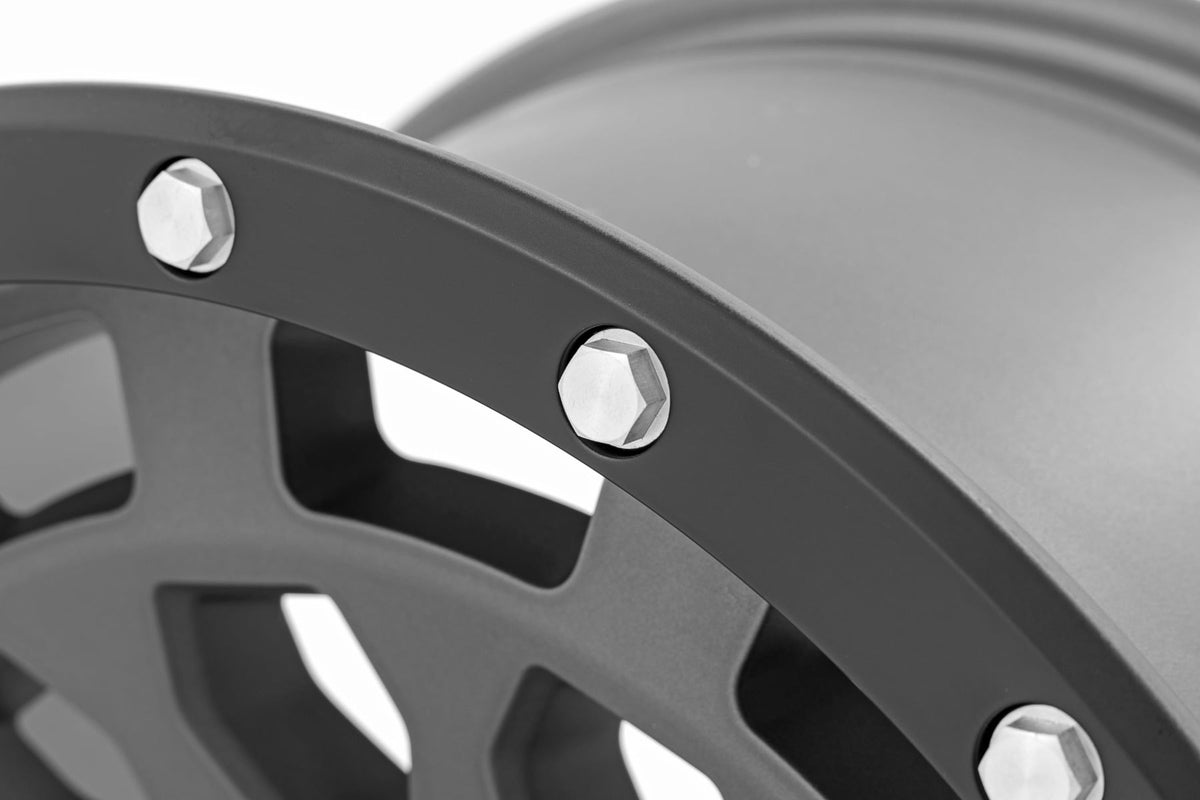 Rough Country 87 Series Wheel | Simulated Beadlock | Gray/Black | 17x8.5 | 6x5.5 | +0mm - RC Wheels (Image 4 of 6)