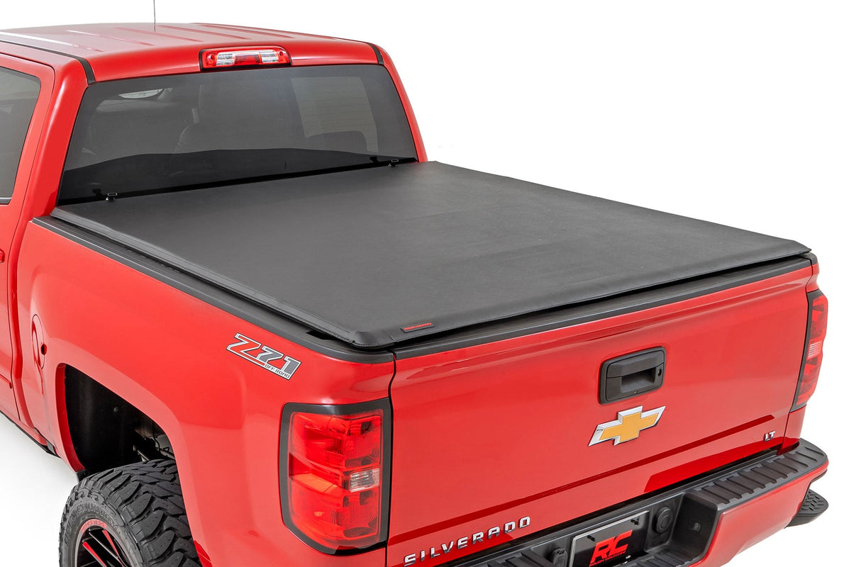 Soft Roll Up Bed Cover | 5'9" Bed | Chevy/GMC 1500 (14-18 & Classic) - Bed Covers (Image 1 of 6)